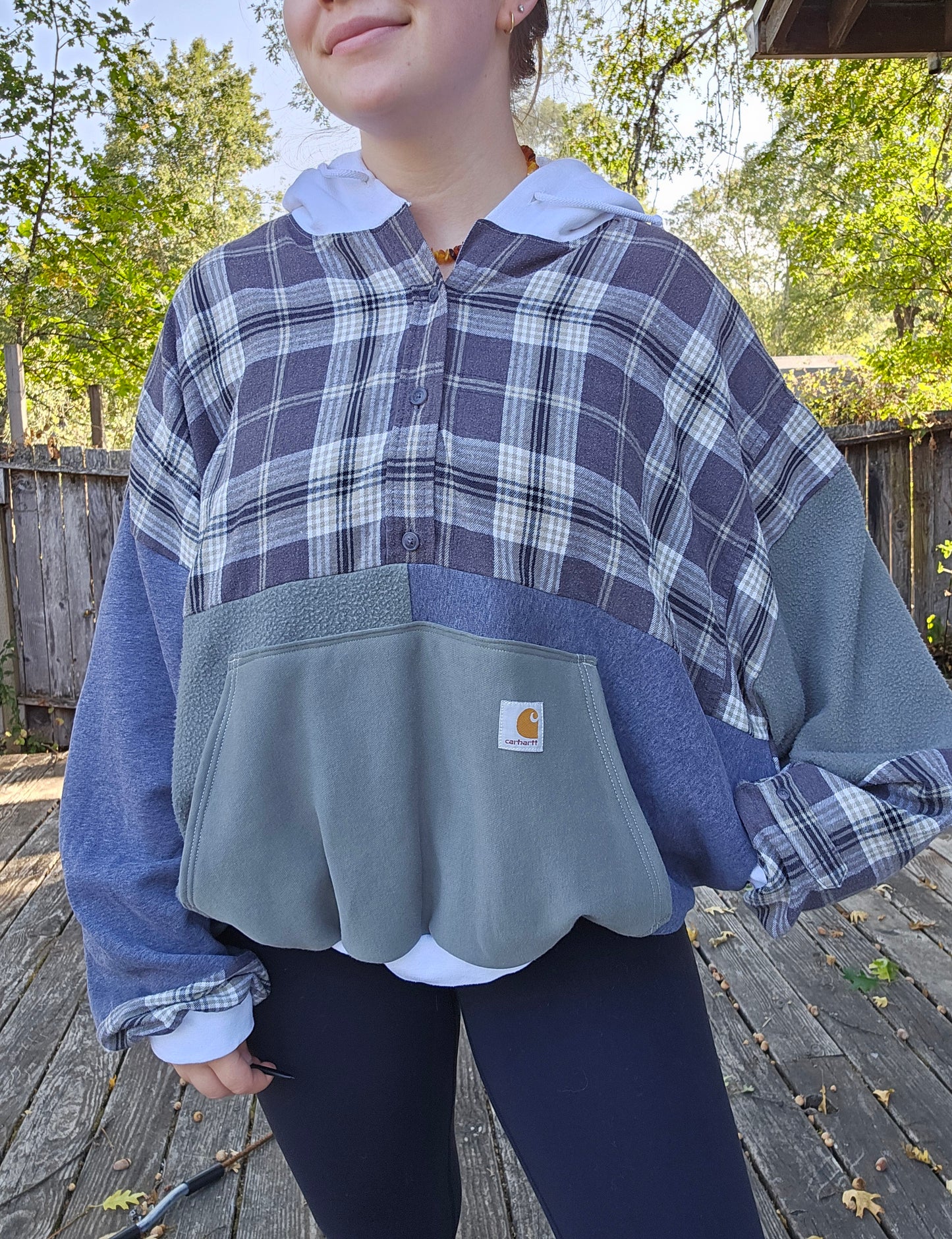 SOLD Grey scale quarter button (xxl)