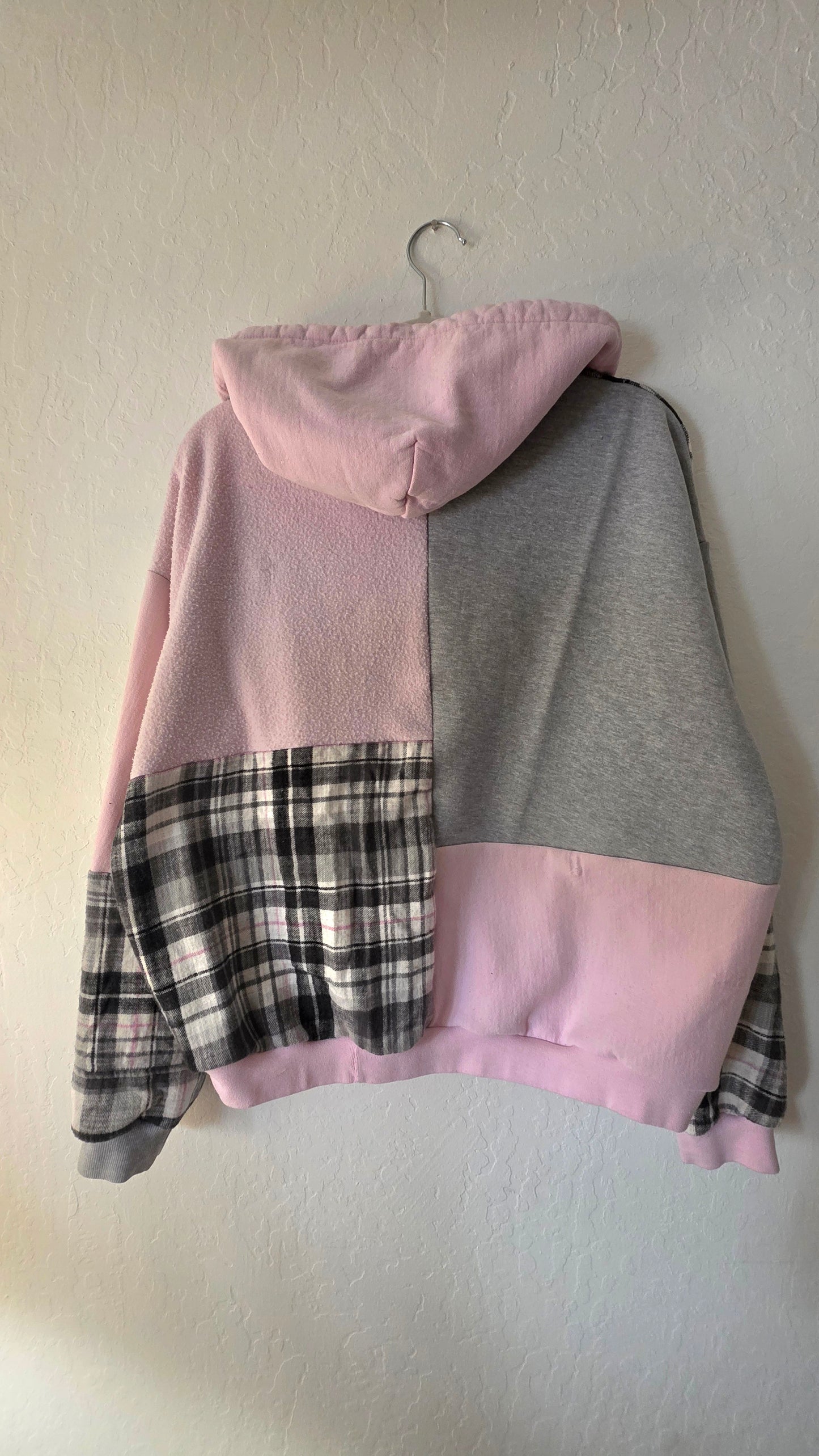 Pink quarter button (m)