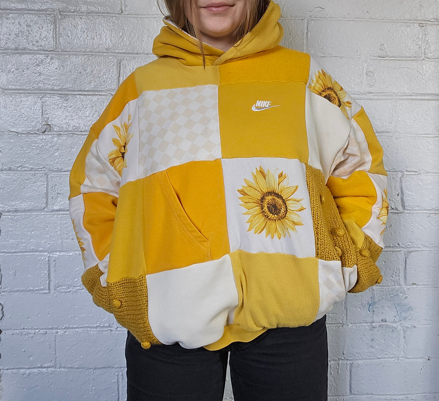 Bright and sunny hoodie ☀️