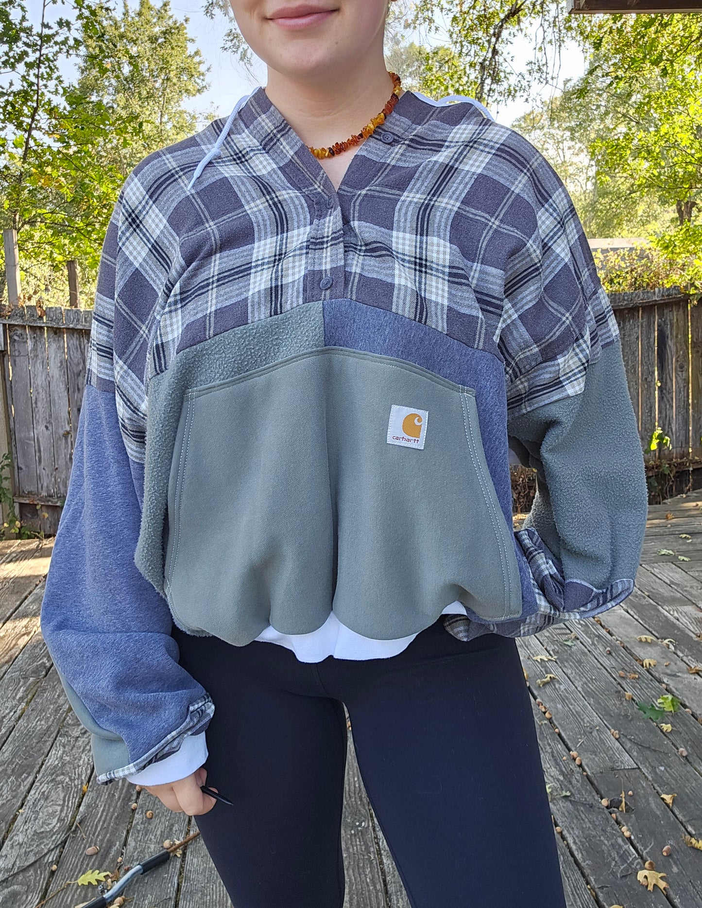 SOLD Grey scale quarter button (xxl)