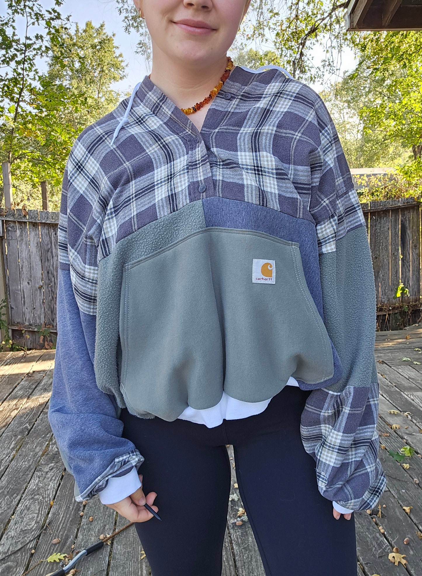 SOLD Grey scale quarter button (xxl)