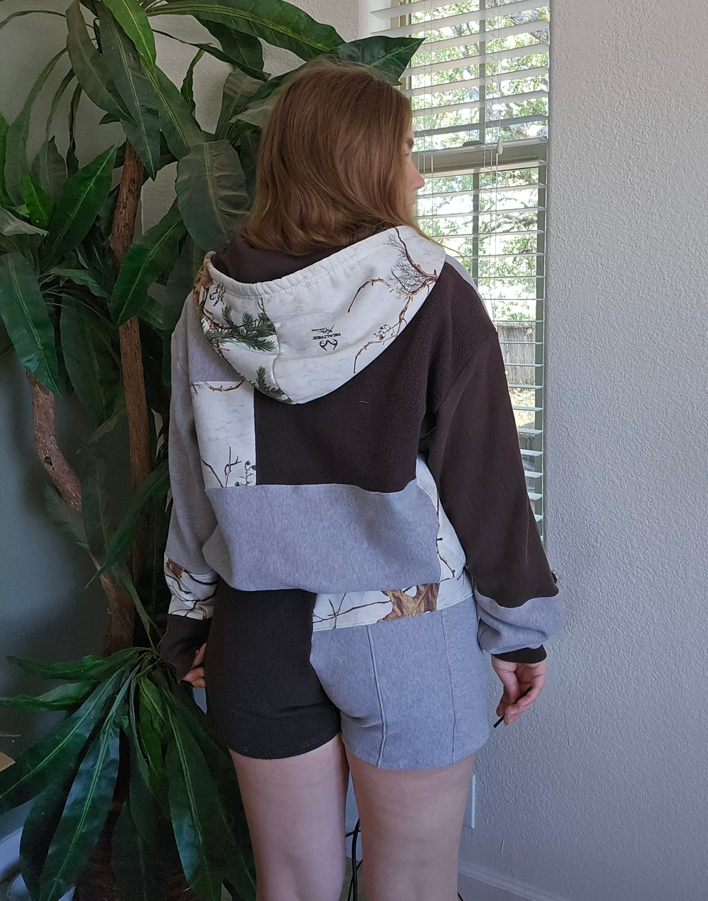 Snow tracks shorts