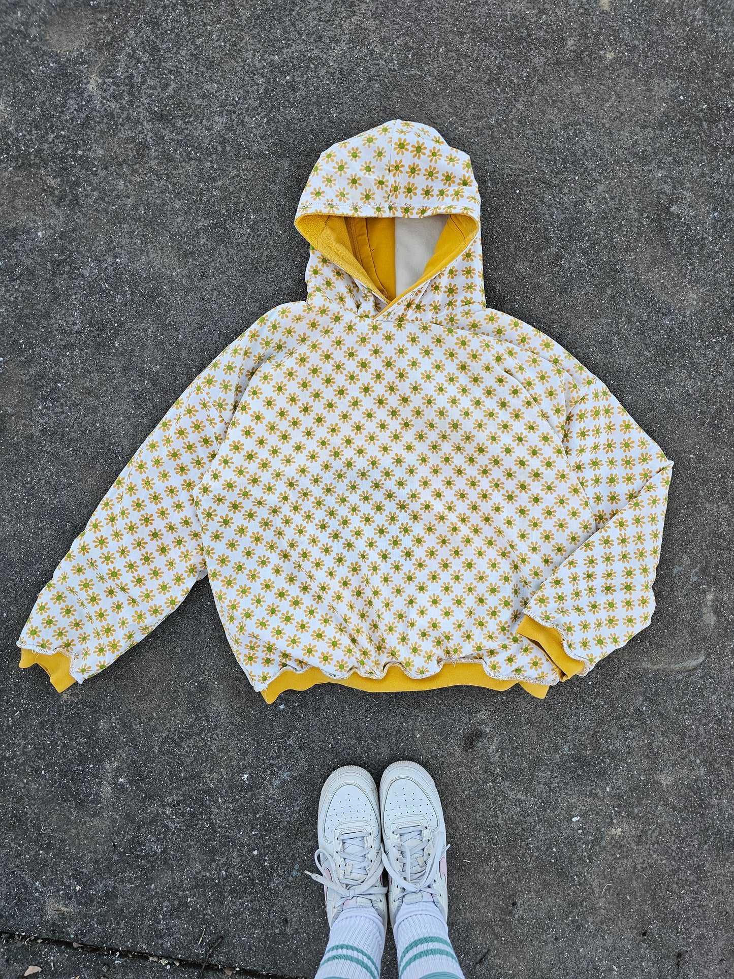 Bright and sunny hoodie ☀️