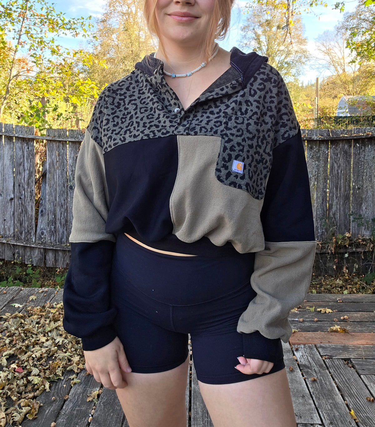 Olive jungle quarter button (s/m)