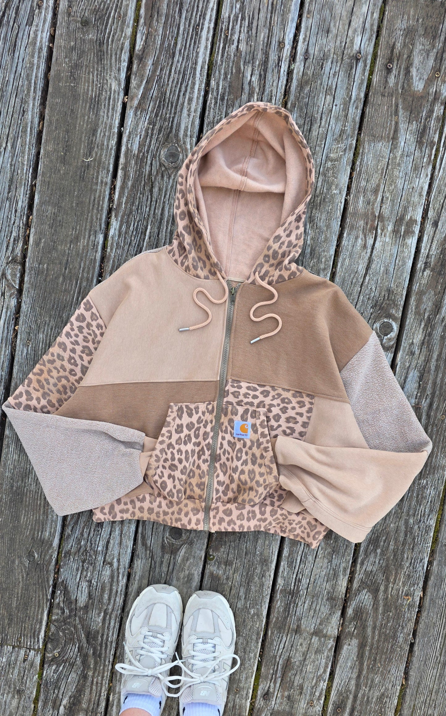 Tan cheetah zip (xl)