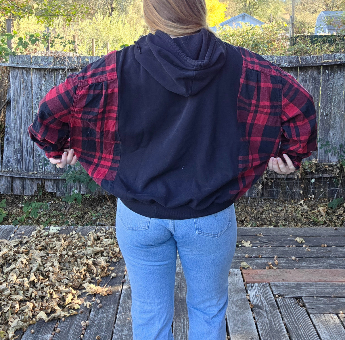 Chucky flannel hoodie (xl)