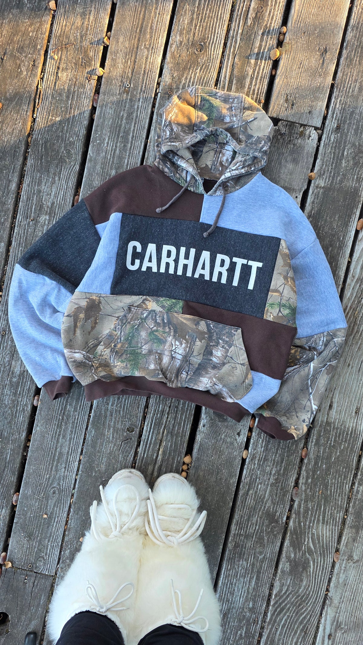 Raining leaves hoodie (m/l)