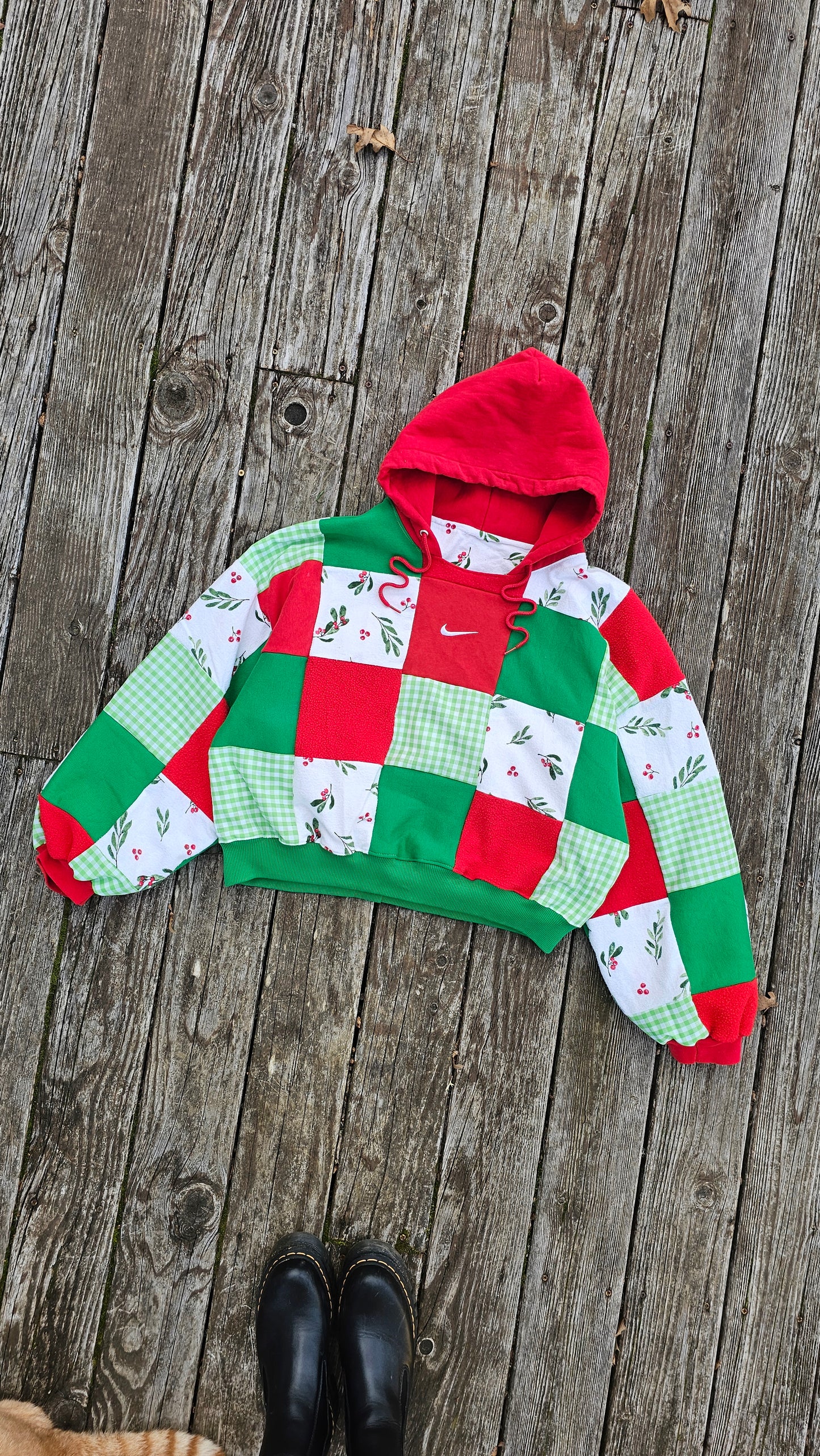 The festivities hoodie (xl)