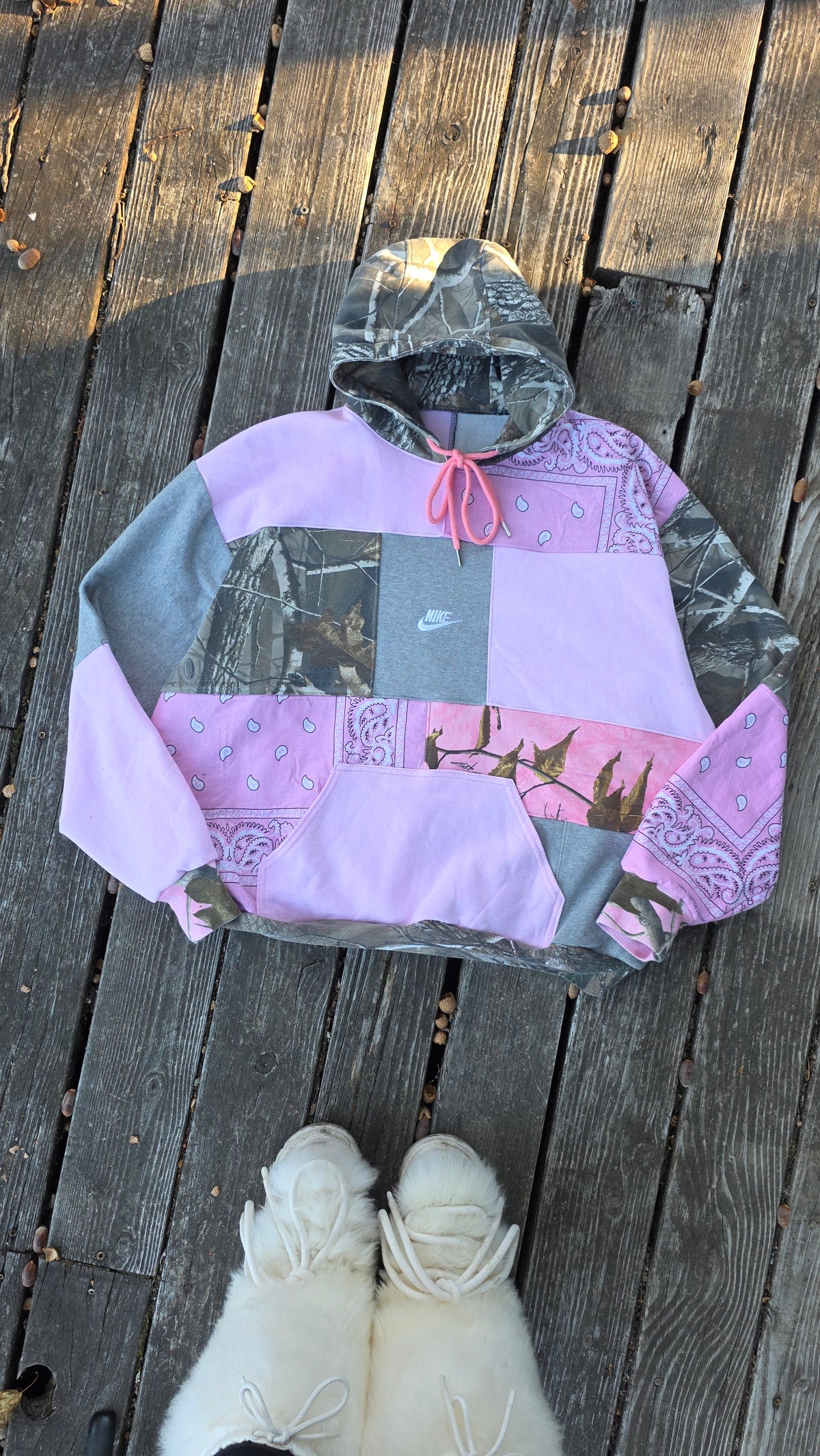 Pink and paisley (xl)