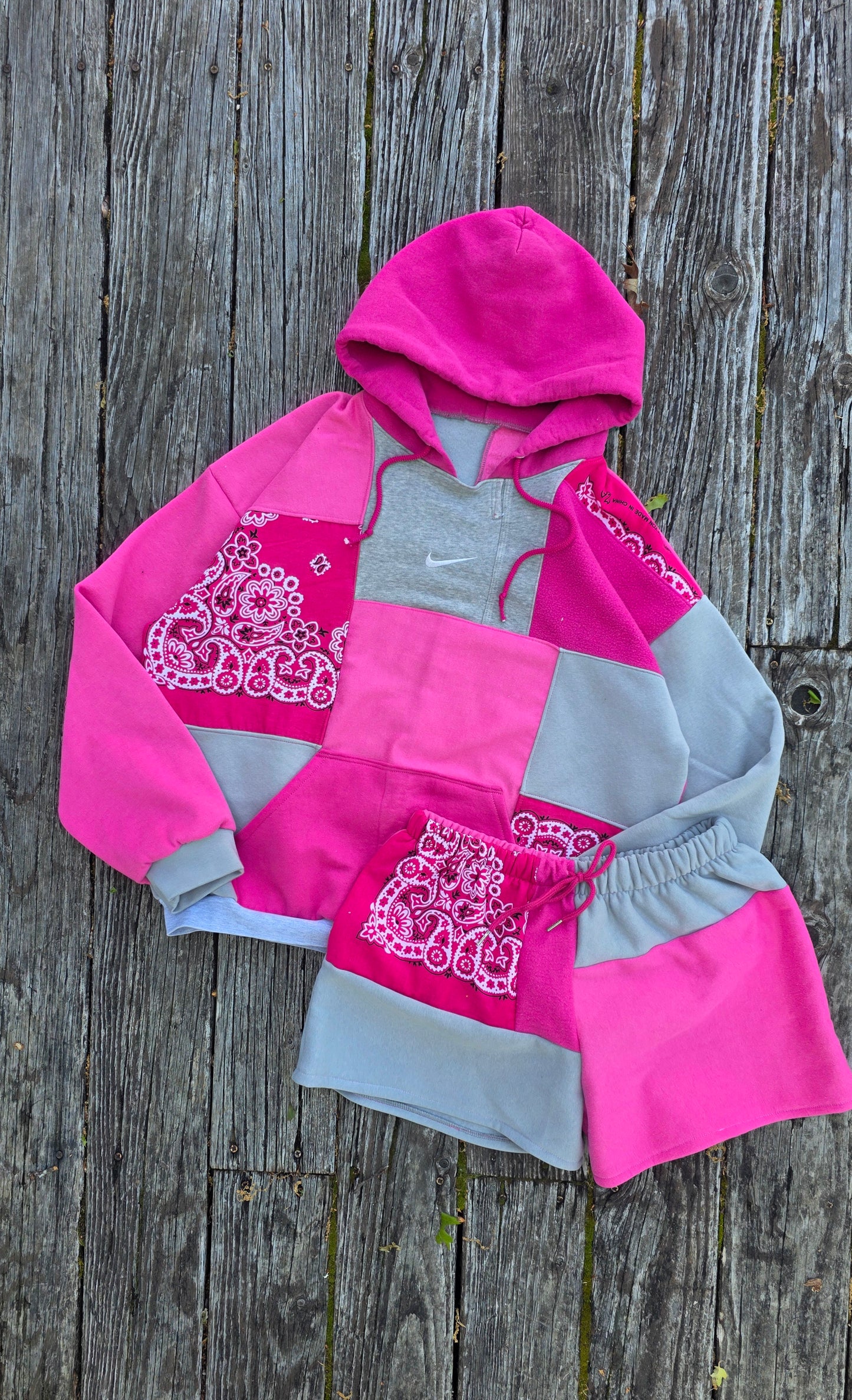 Pink and paisley set (l)