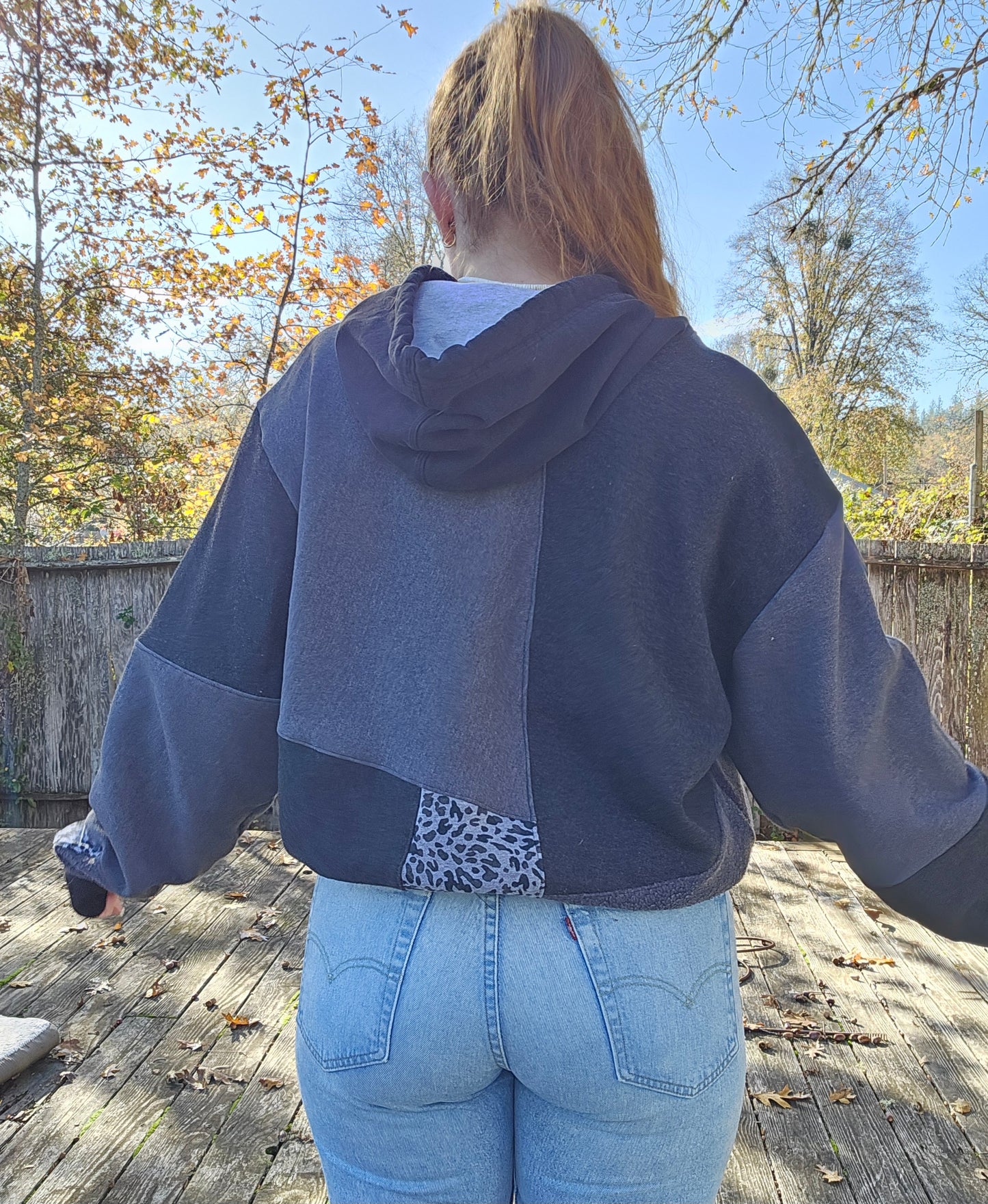 Nocturnal cat zip up (l)