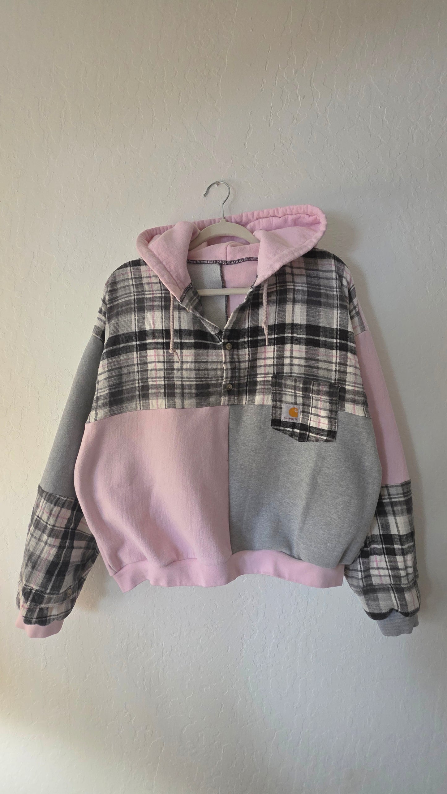 Pink quarter button (m)