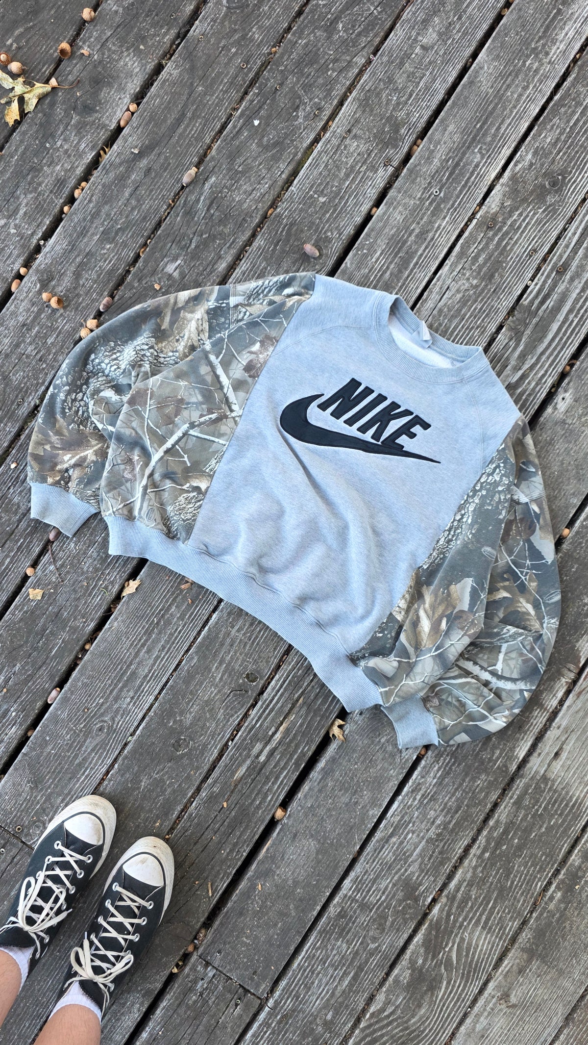 Embroidered split camo crew (xl)