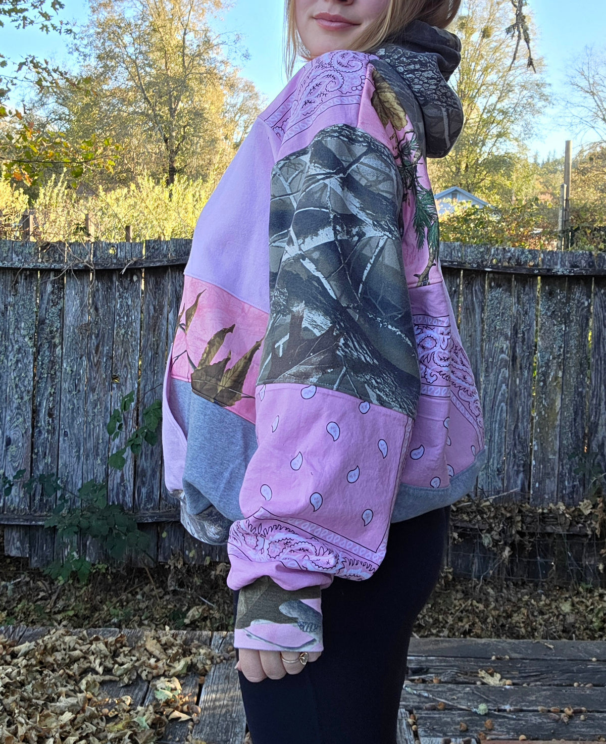 Pink and paisley (xl)